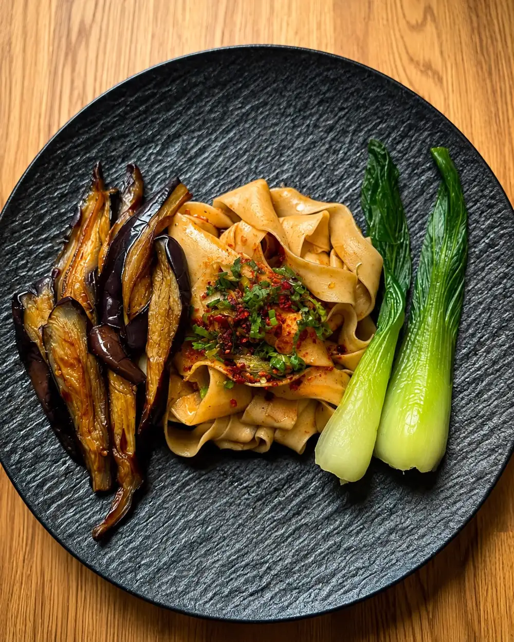 Vegan Patlıcanlı Geniş Erişte